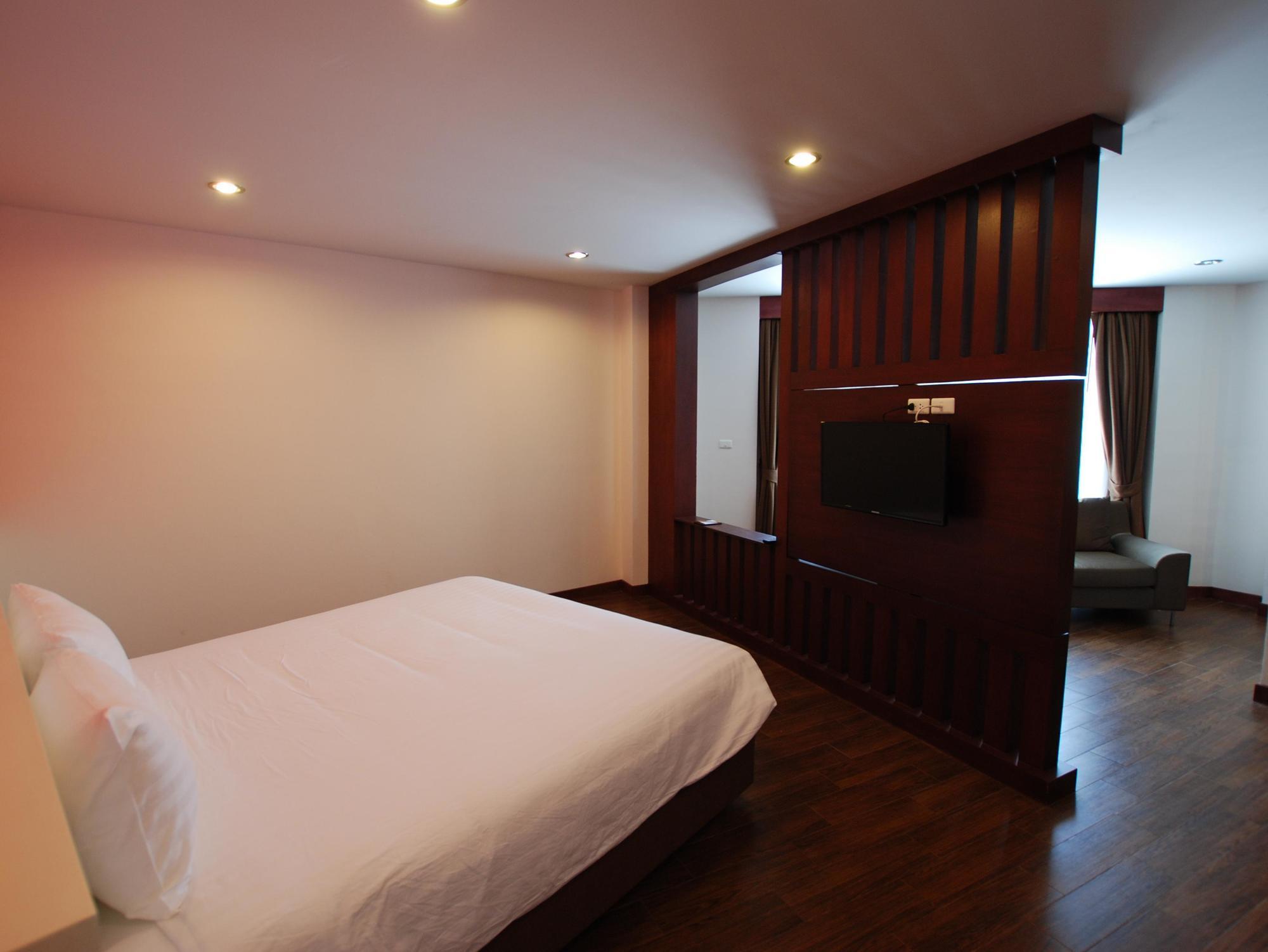 Paksaa Boutique Hotel Patong Exteriör bild