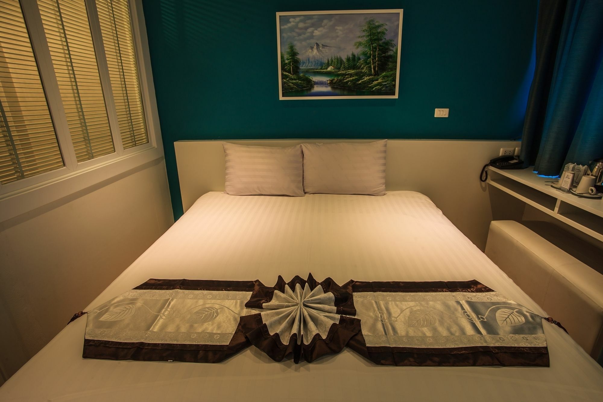 Paksaa Boutique Hotel Patong Exteriör bild