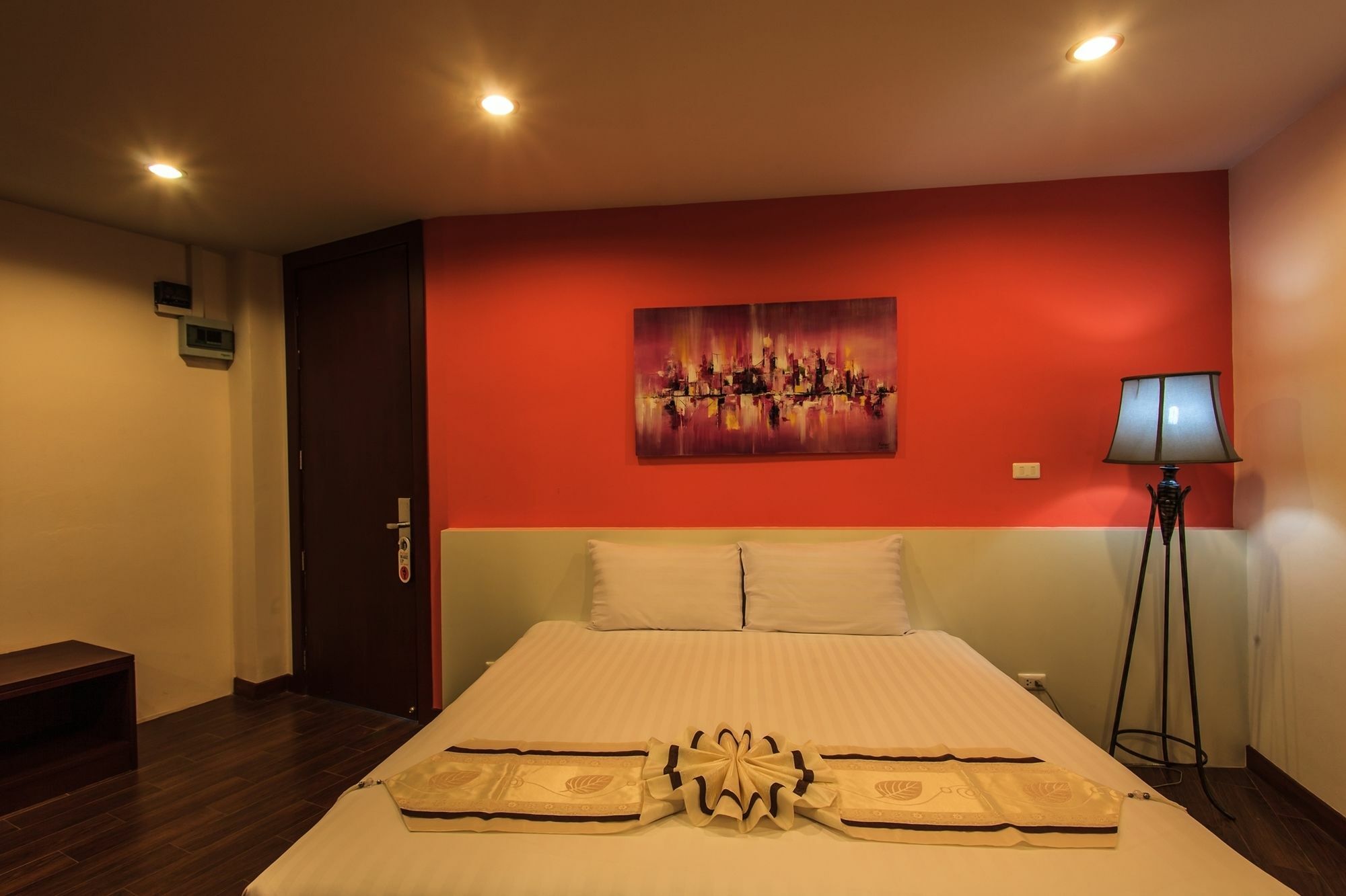 Paksaa Boutique Hotel Patong Exteriör bild