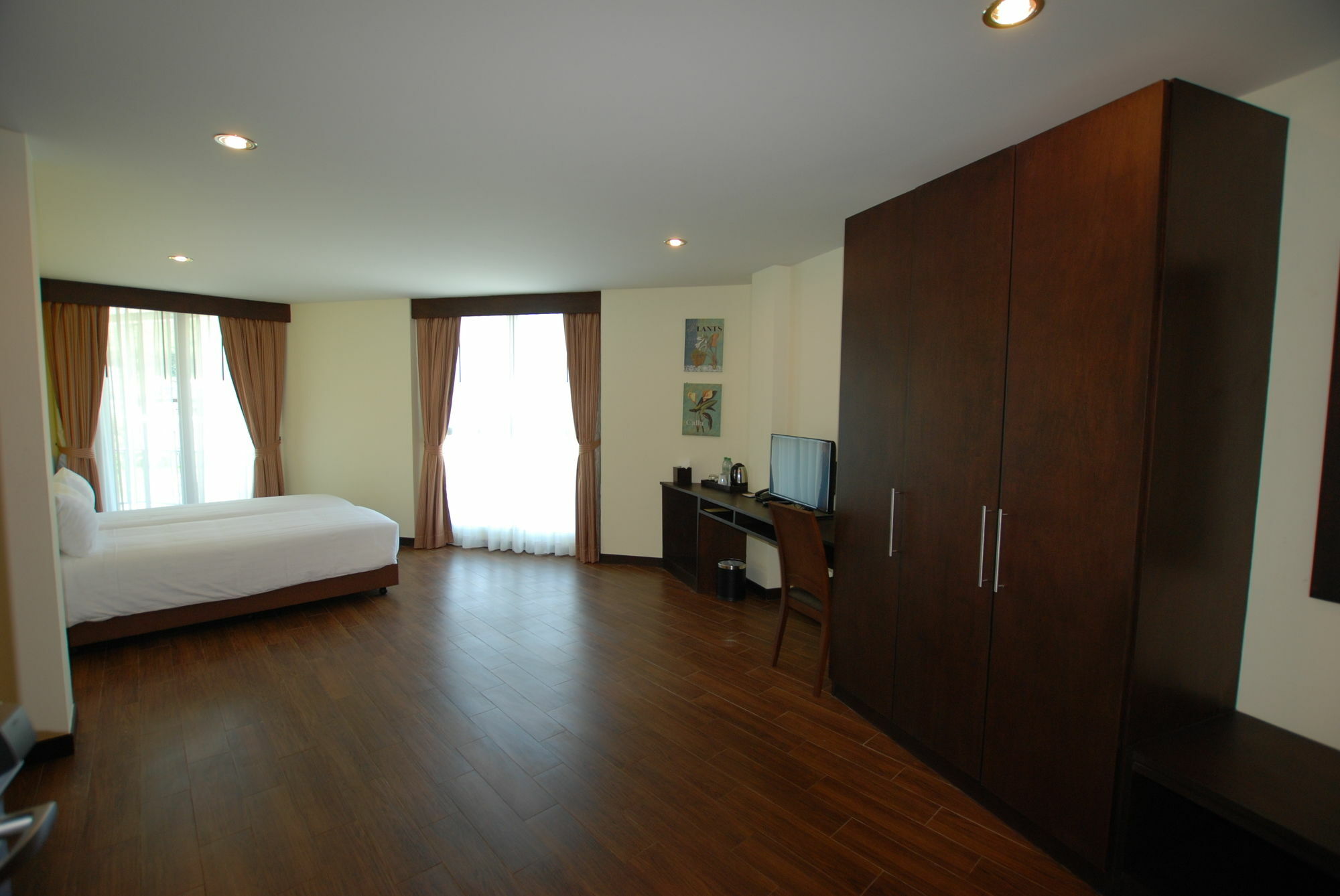 Paksaa Boutique Hotel Patong Exteriör bild