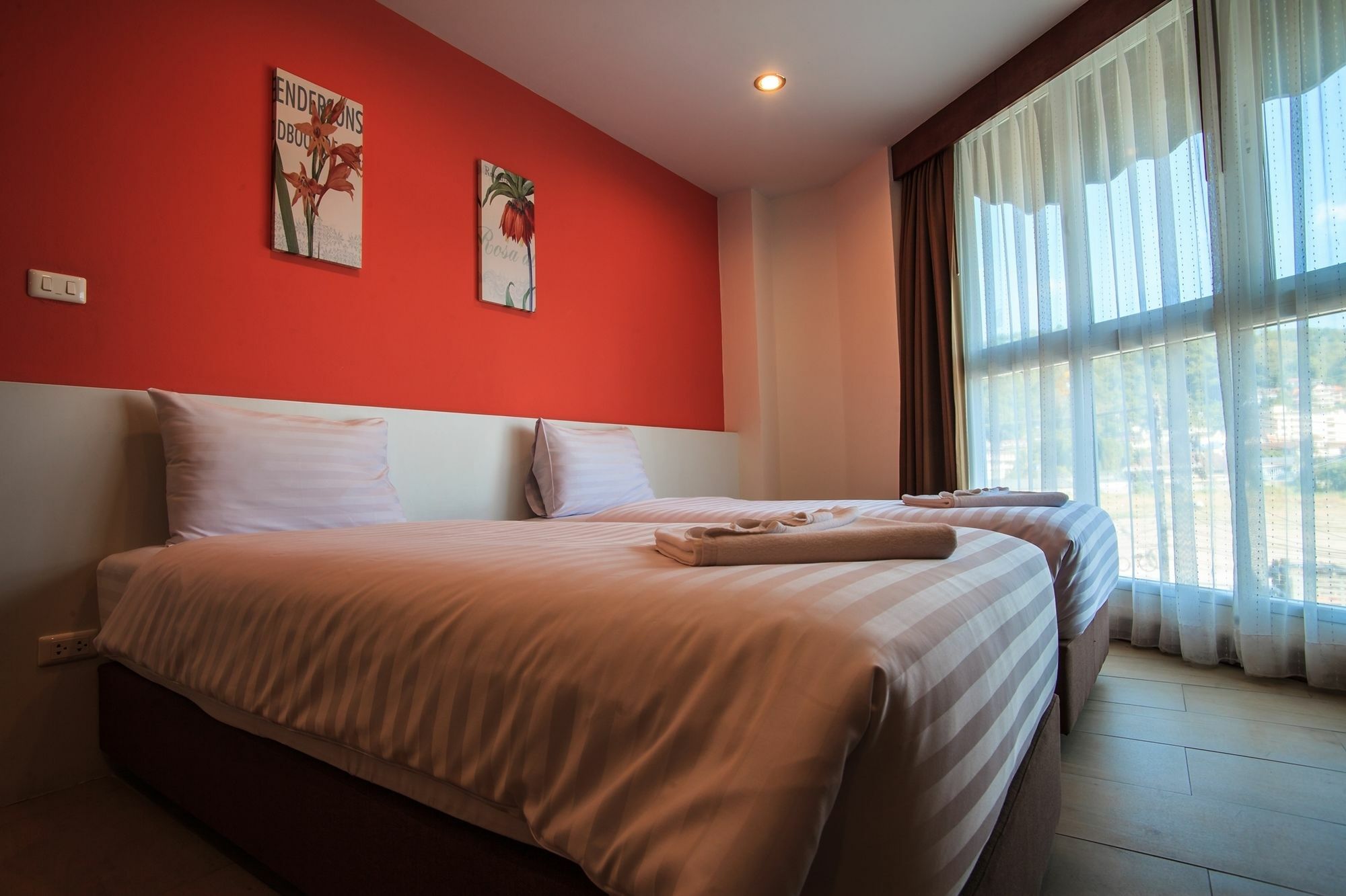 Paksaa Boutique Hotel Patong Exteriör bild