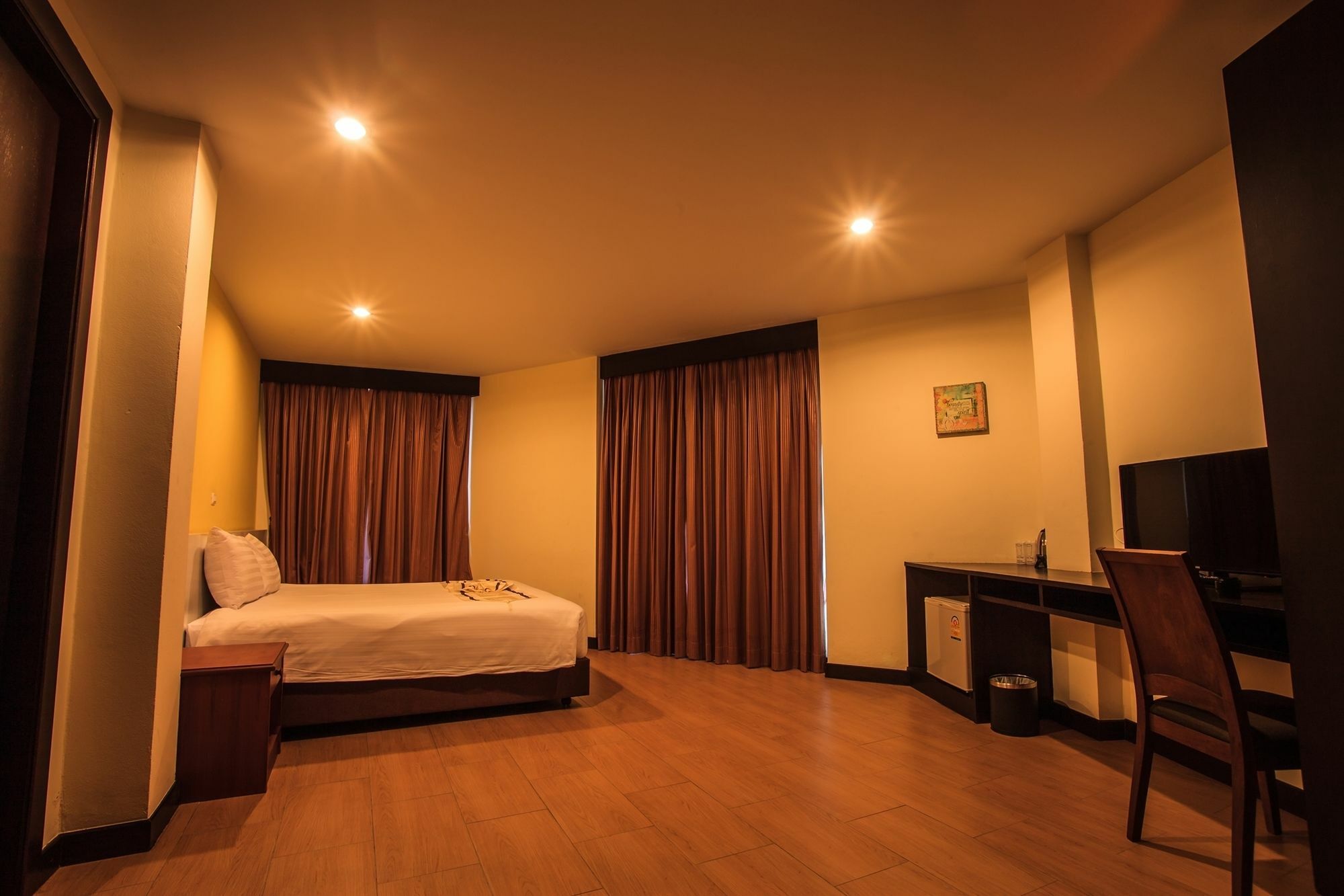Paksaa Boutique Hotel Patong Exteriör bild